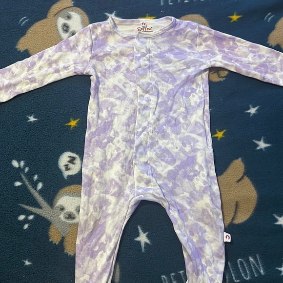 Me Pajamas Purple And White Set Of Pjs Size 69 Months Has